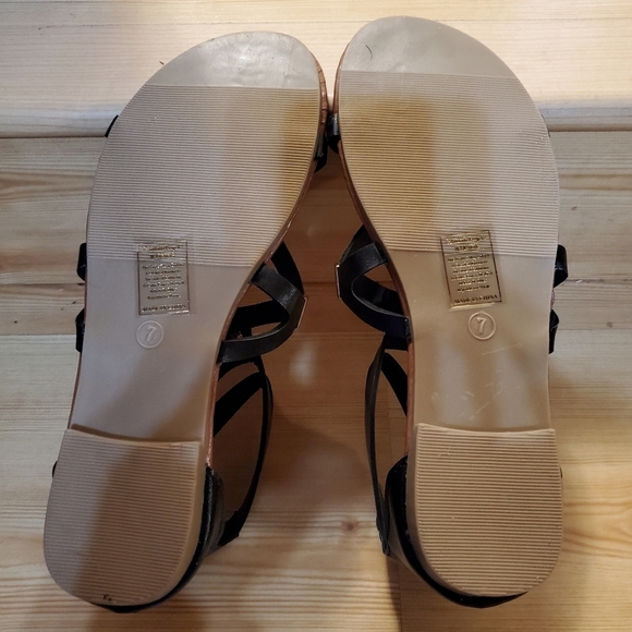 Wells Women's Gladiator Sandals - Picture 8 of 8